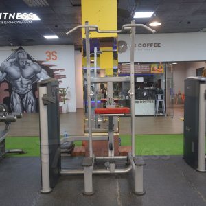 Máy hít xà đơn đa năng có trợ lực Impulse IT9520 tại phòng tập gym