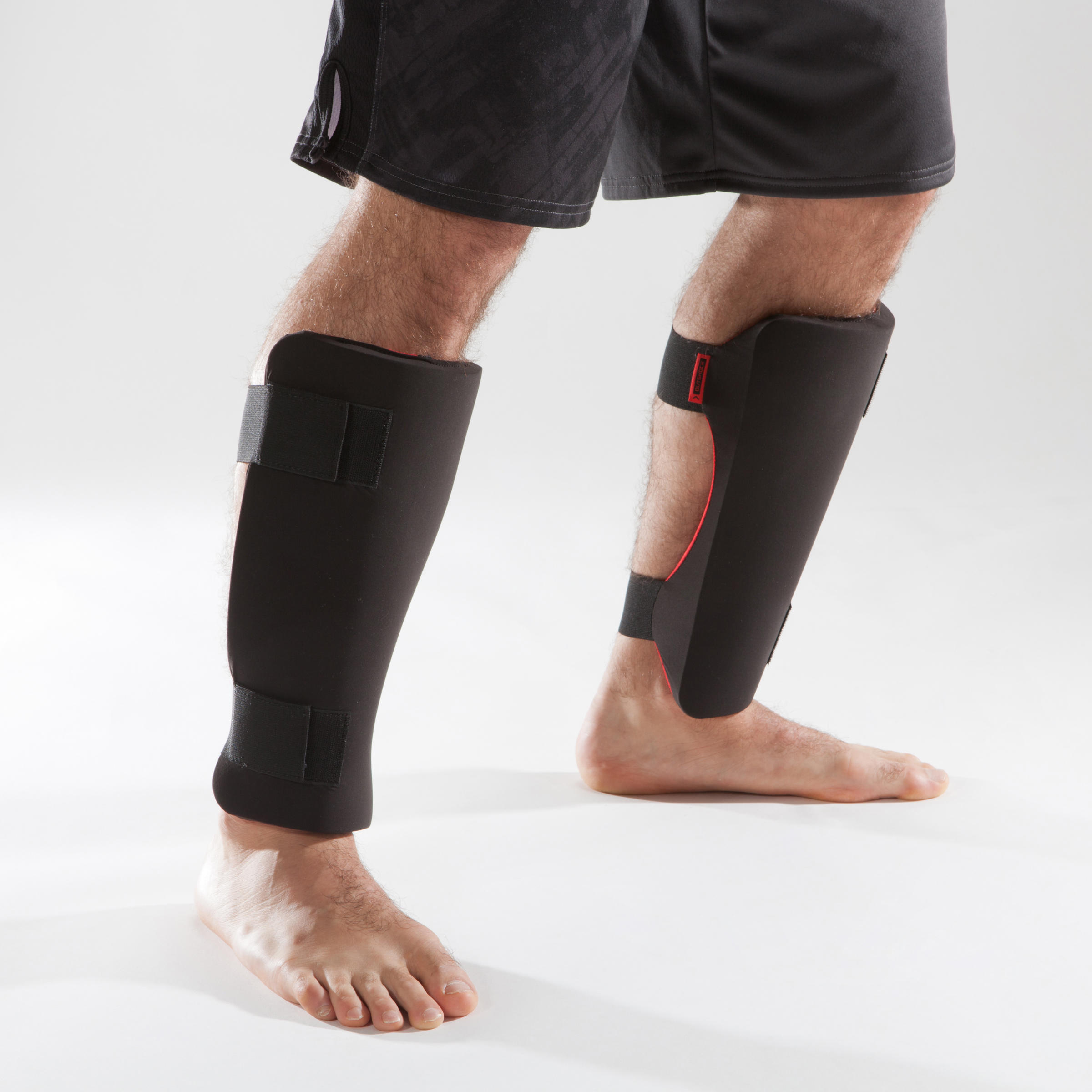 Giáp ống đồng BN PT8755 giúp bảo vệ và hạn chế tối đa chấn thương vùng chân trong khi luyện tập hoặc thi đấu