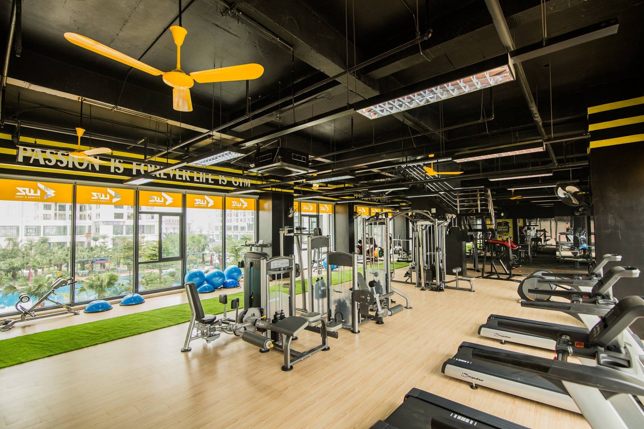 Phòng gym thương mại Luz Fitness tại Phạm Văn Đồng - Hà Nội