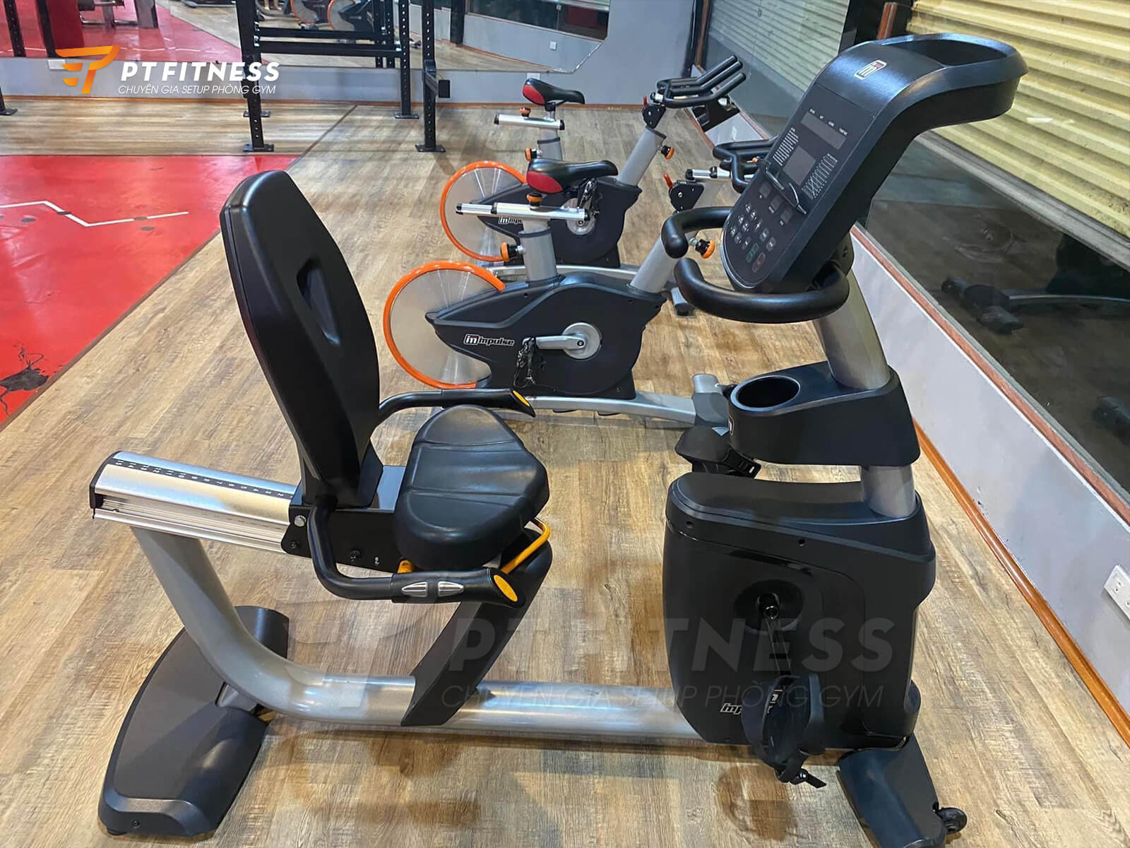 Xe đạp lựa lưng Impulse RR500 phòng tập thương mại City Gym
