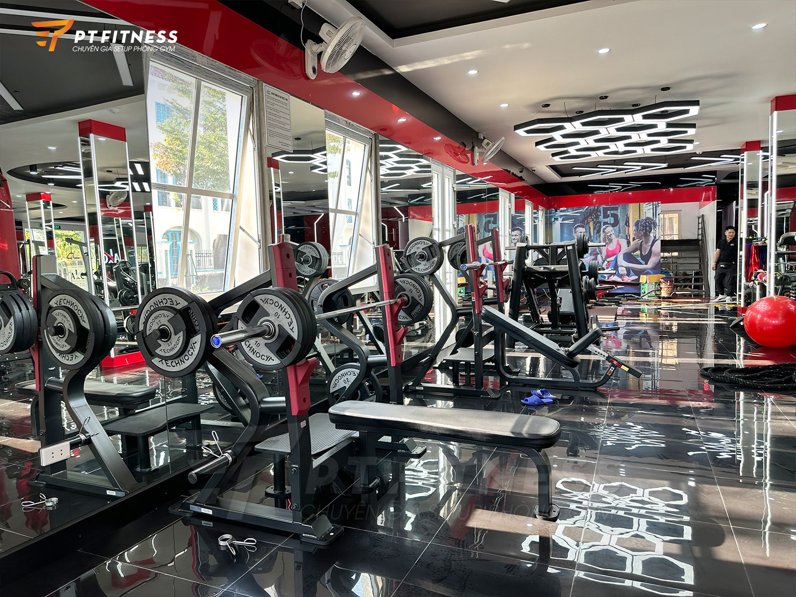 Phòng gym thương mại cao cấp AKC Fitness - chi nhánh Quảng Ninh